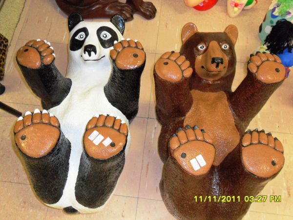 URSO PANDA E URSO MARROM 250,00 REAIS CADA , SEM O VIDRO